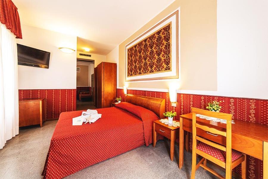 Hotel Napoleon Cattolica Extérieur photo